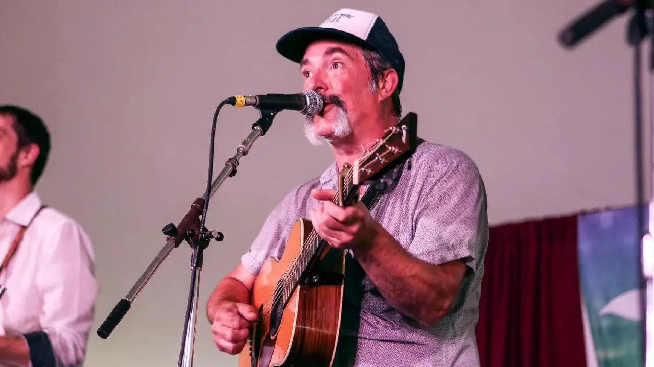 Larry Keel | Grey Fox Bluegrass | photo by Kelly Planer