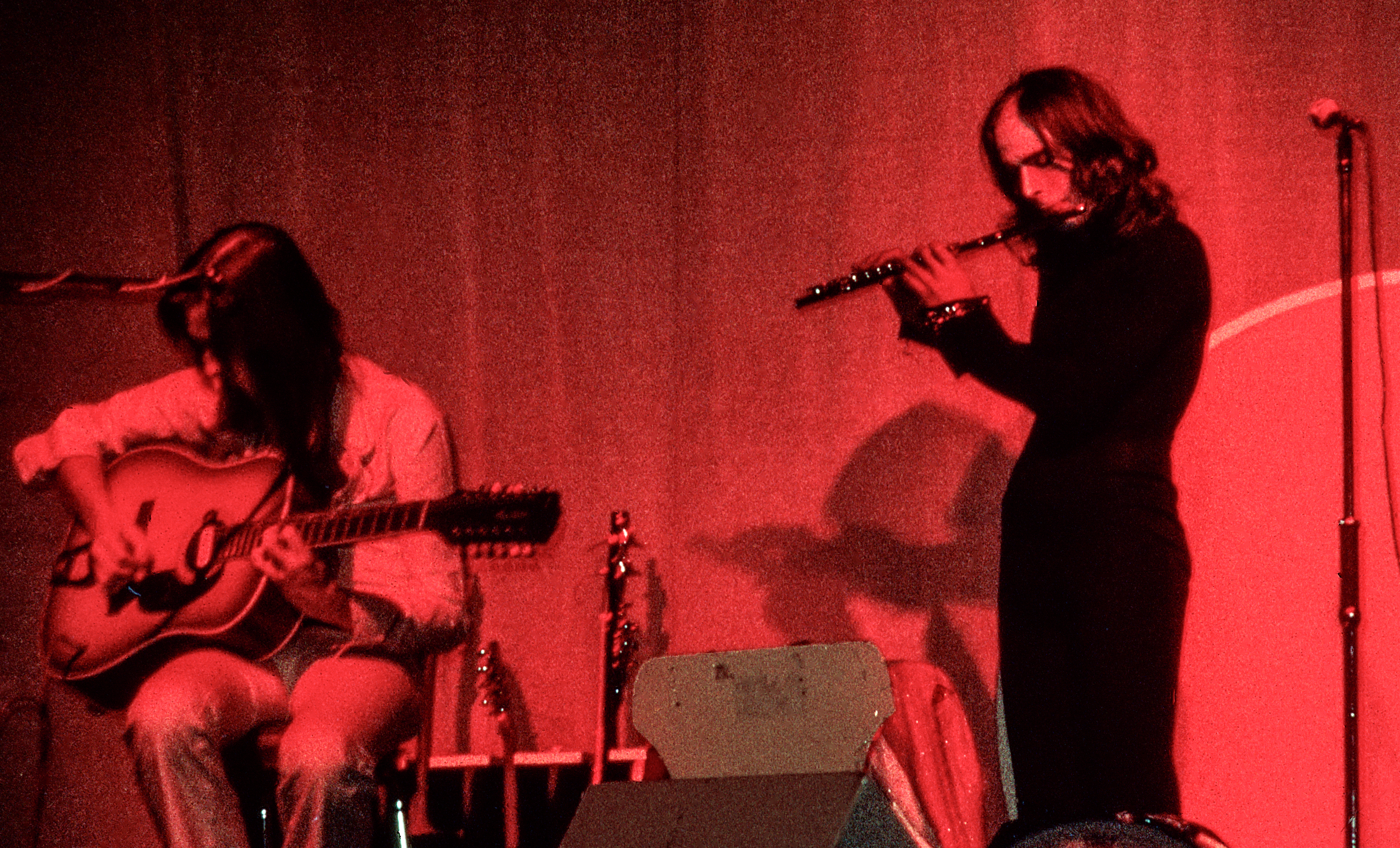 Mike Rutherford & Peter Gabriel in 1974