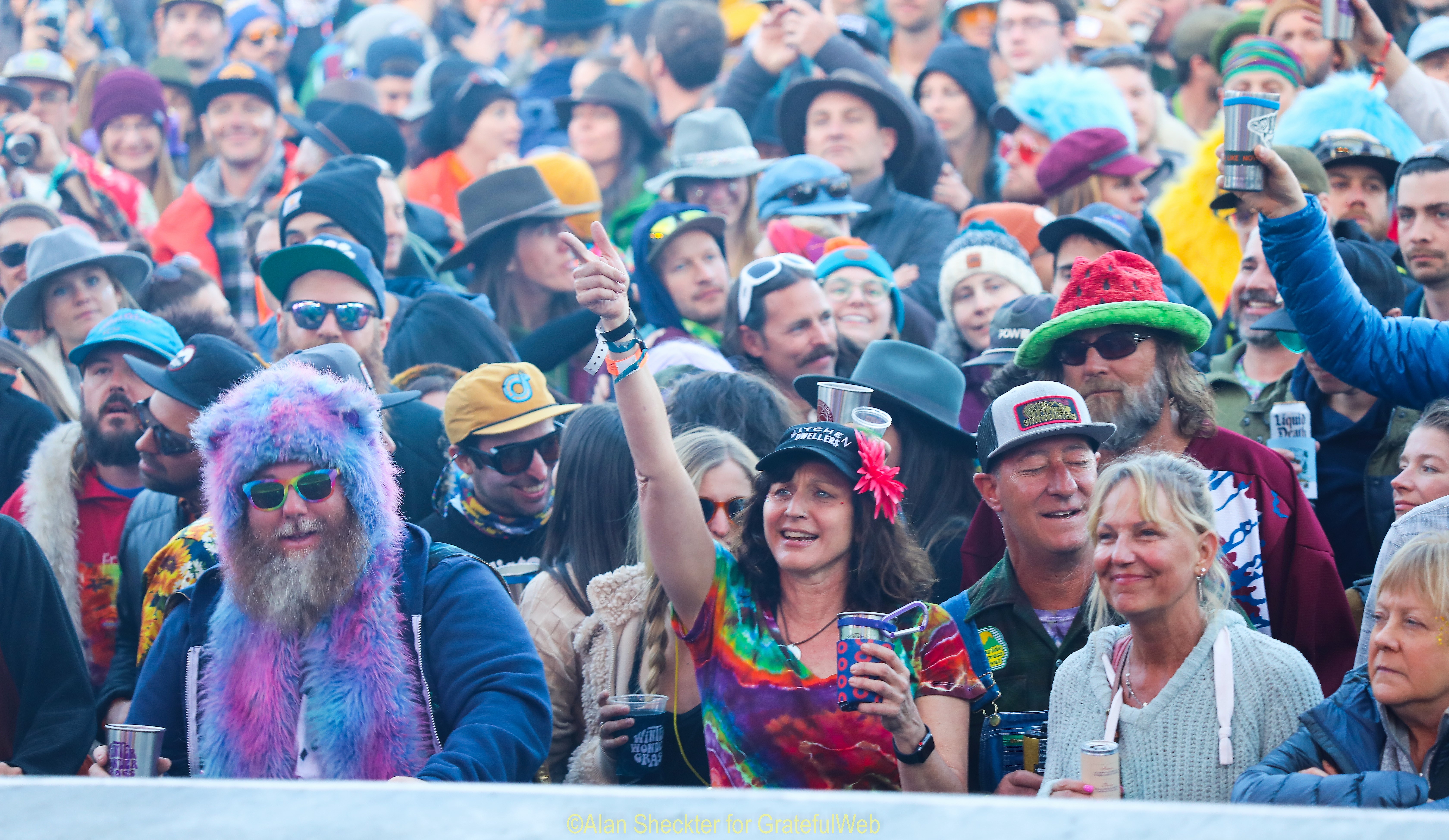 WinterWonderGrass - Tahoe crowd staying warm with all the great music