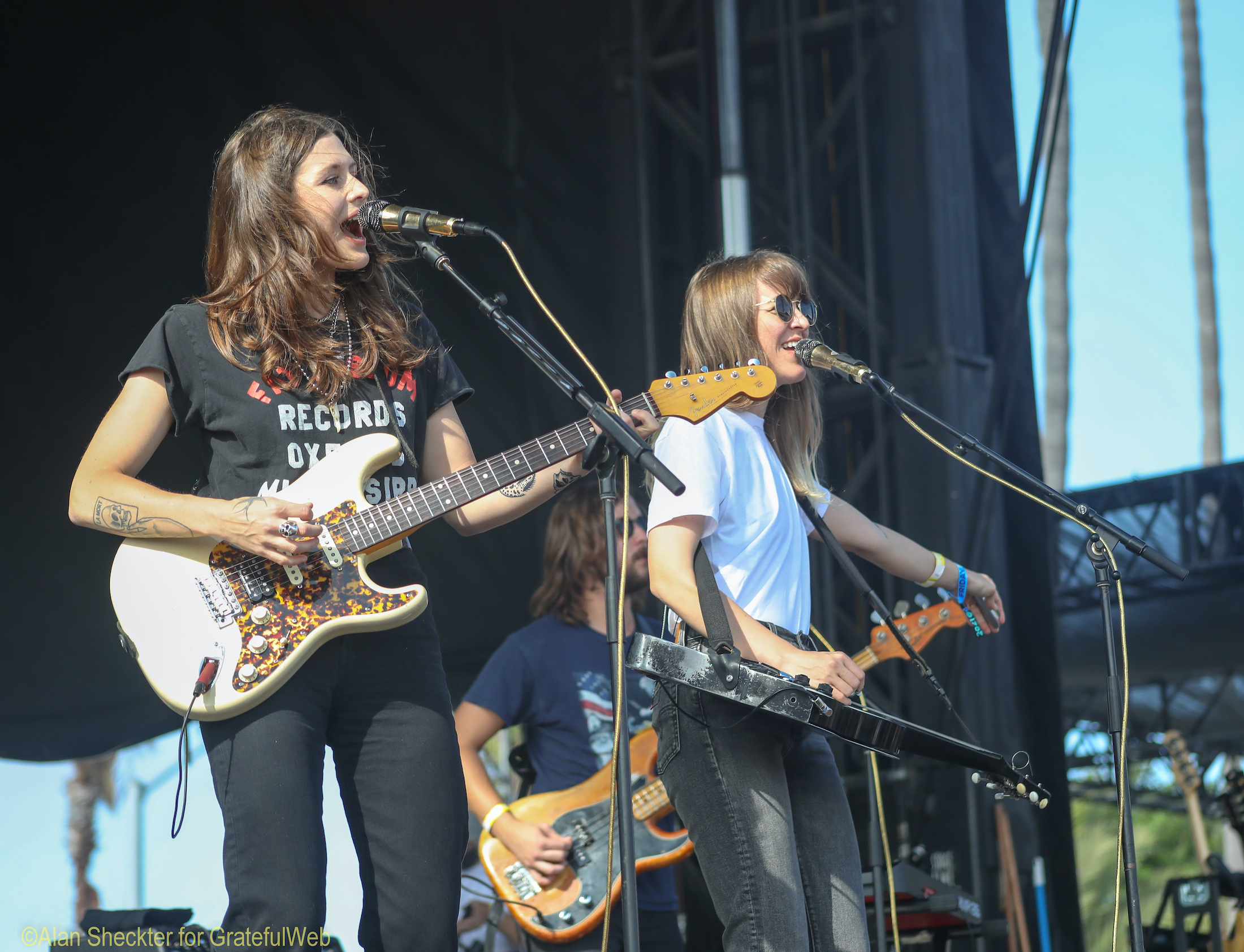 Rebecca Lovell and Megan Lovell | Larkin Poe