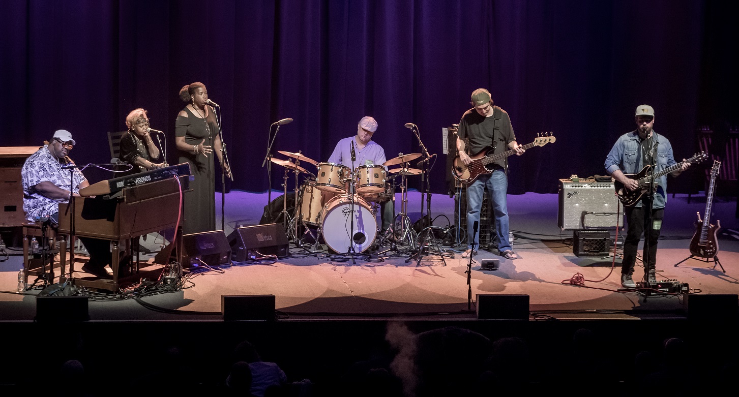 Melvin Seals and JGB featuring Gloria Jones and Jacklyn LaBranch