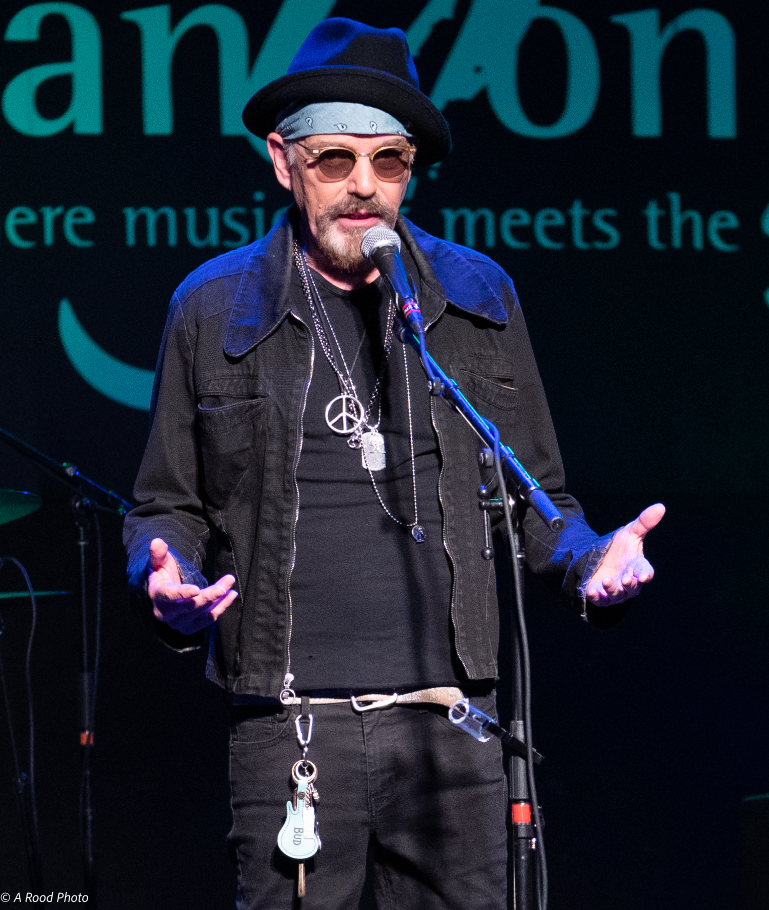 Billy Bob Thornton introduces The Nitty Gritty Dirty Band