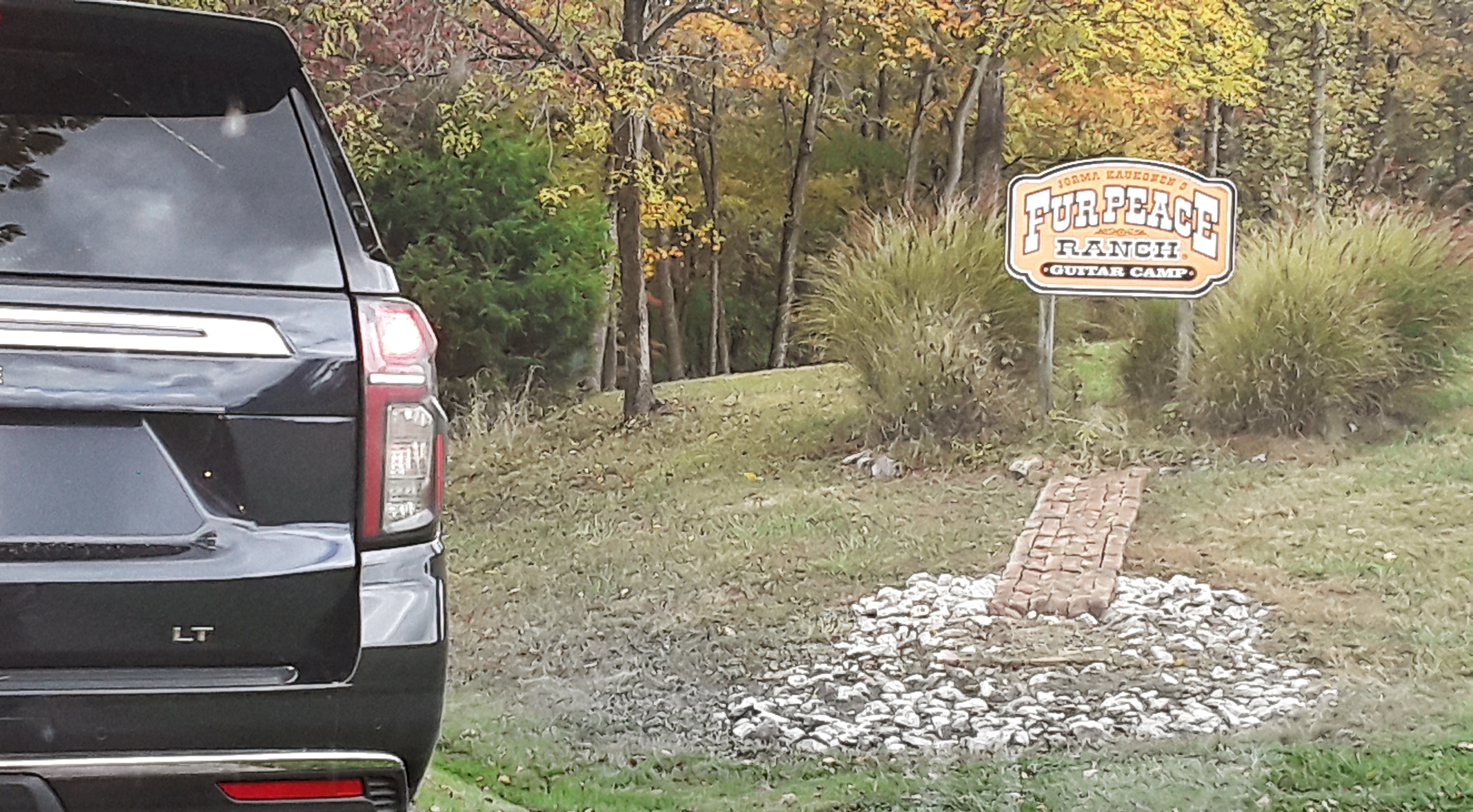 The Road Into Fur Peace Ranch 