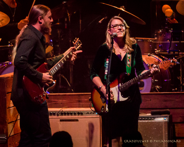 Derek Trucks (LT) Susan Tedeschi (RT)