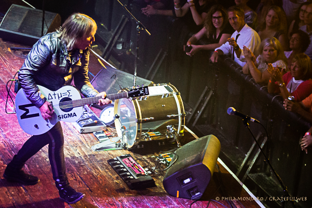 Mike Peters engaged with the fans