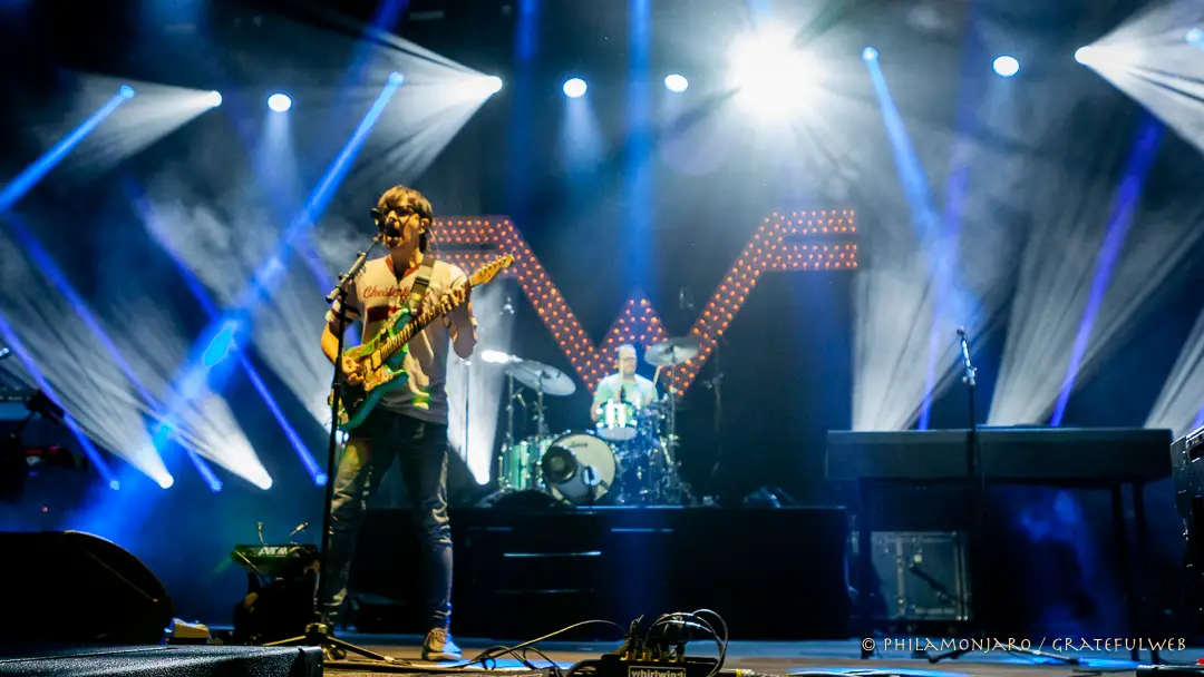 Riot Stage featuring Weezer