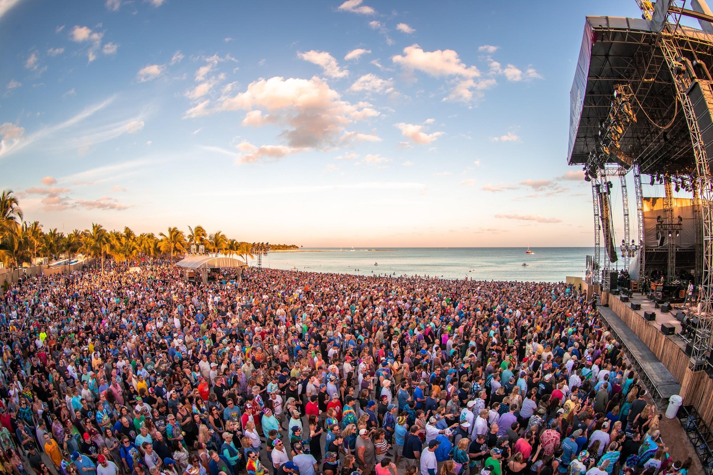 Dead & Company Announce 3rd Annual 'Playing in the Sand' Grateful Web