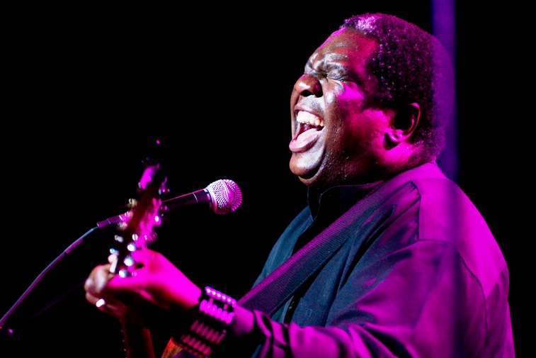 Vusi Mahlasela