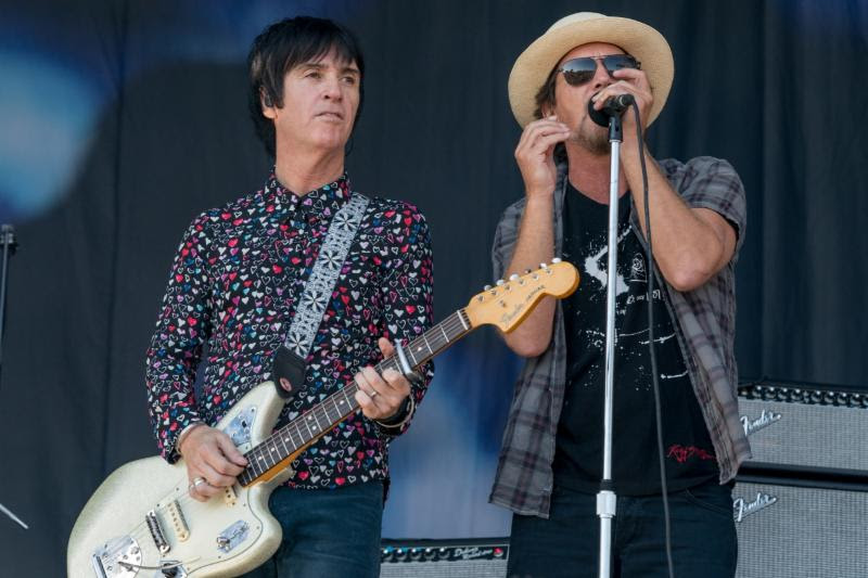 Johnny Marr, Eddie Vedder; Photo credit: Paul Hebert for Ohana