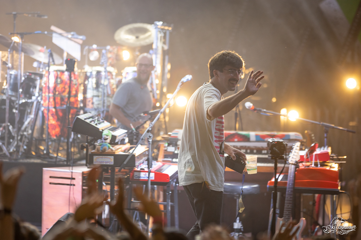 Goose loves their fans | The Chrysalis at Merriweather Park