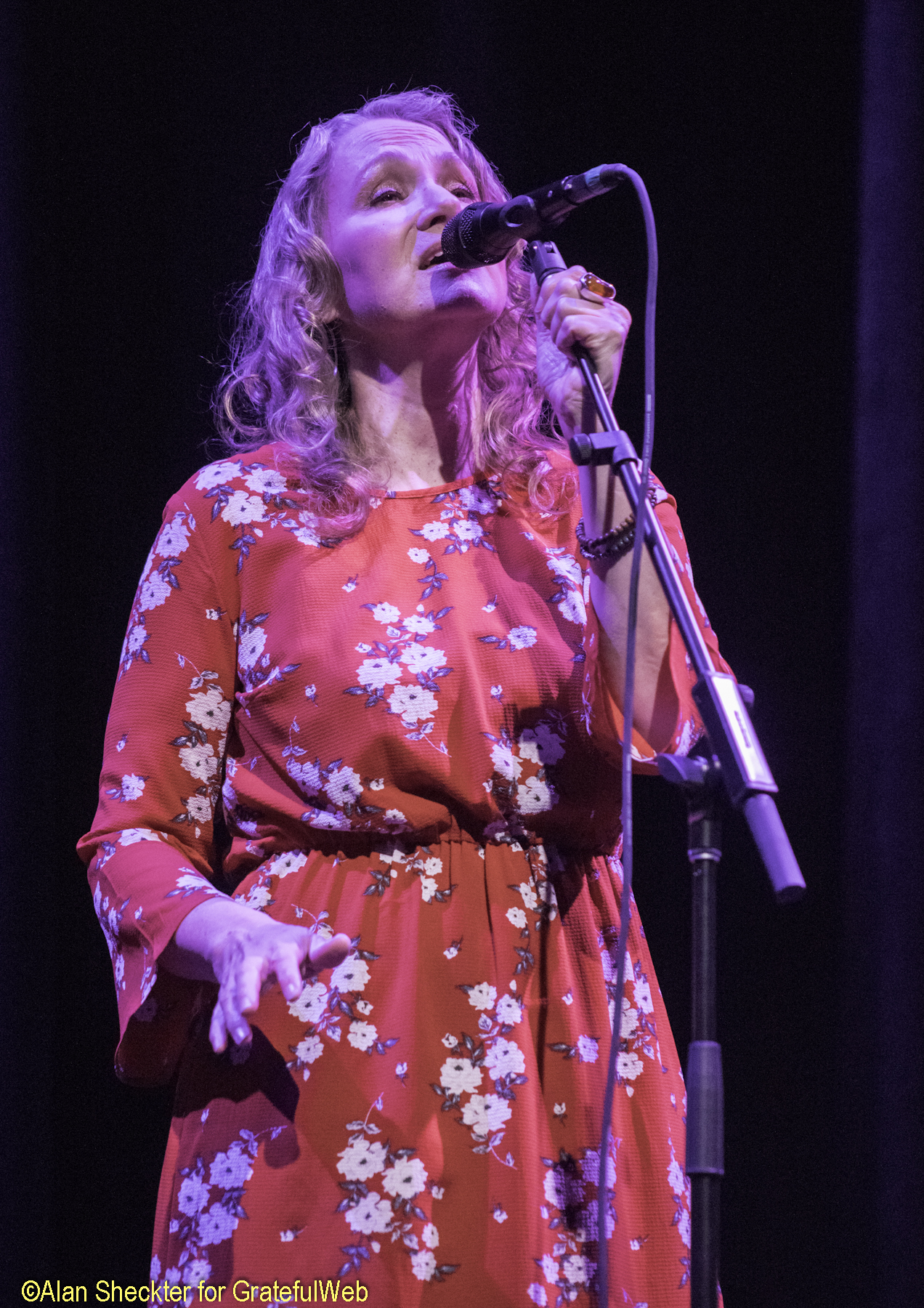 Joan Osborne | The Sofia Center for the Arts