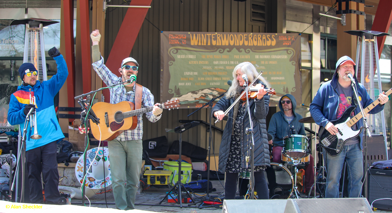 Red Dirt Ruckus plays a free set in the Olympic Village at Palisades Tahoe