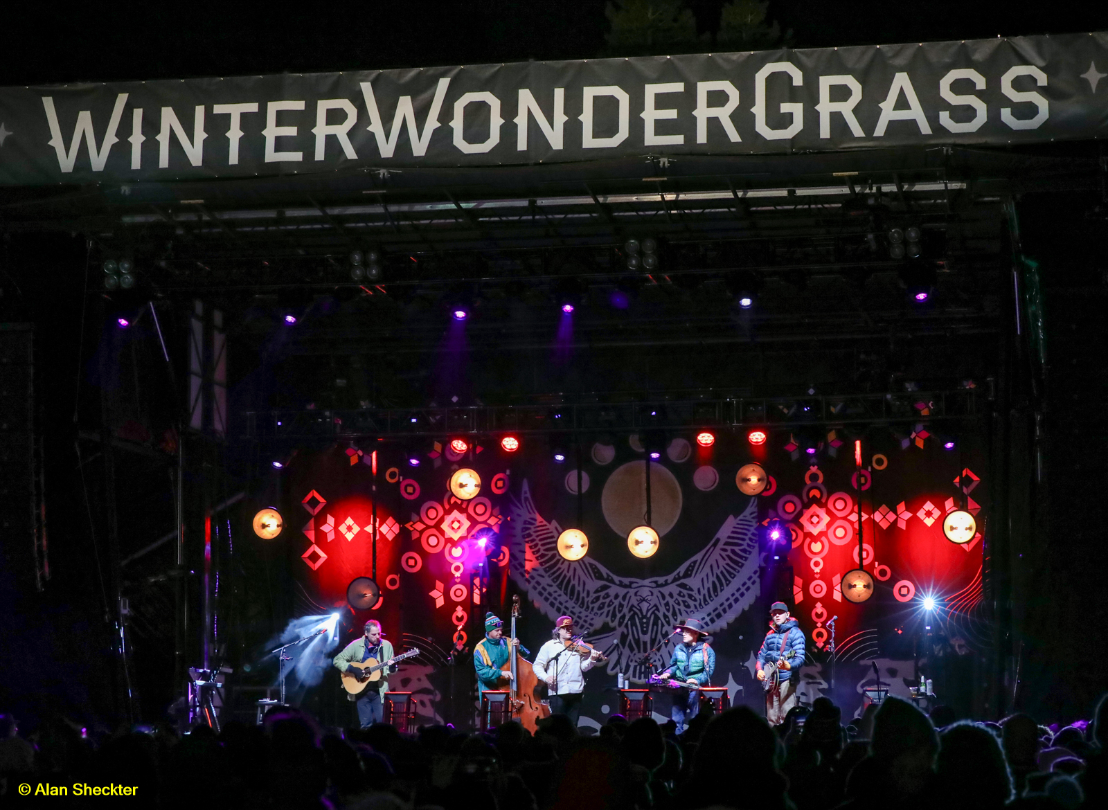 Infamous Stringdusters close out the main stage performances on Sunday