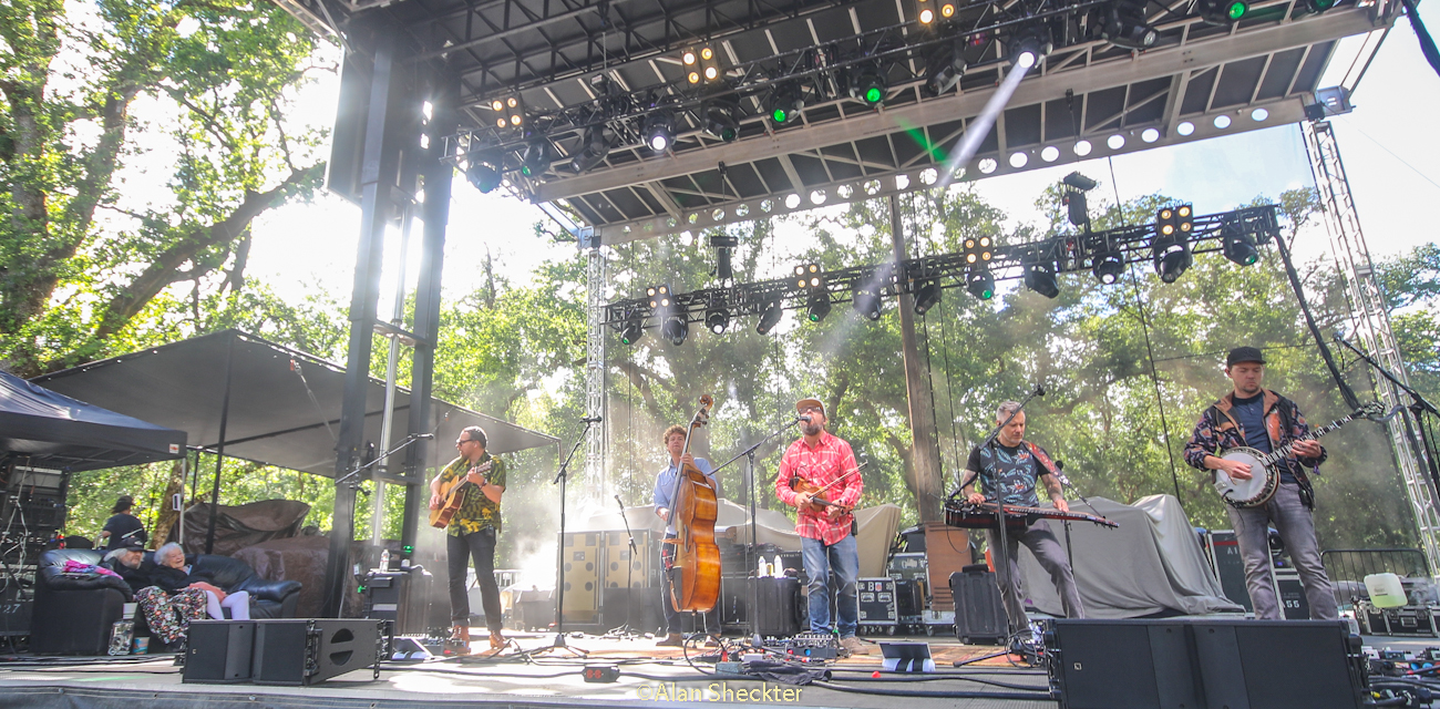 The Stringdusters @ Hog Farm Hideaway