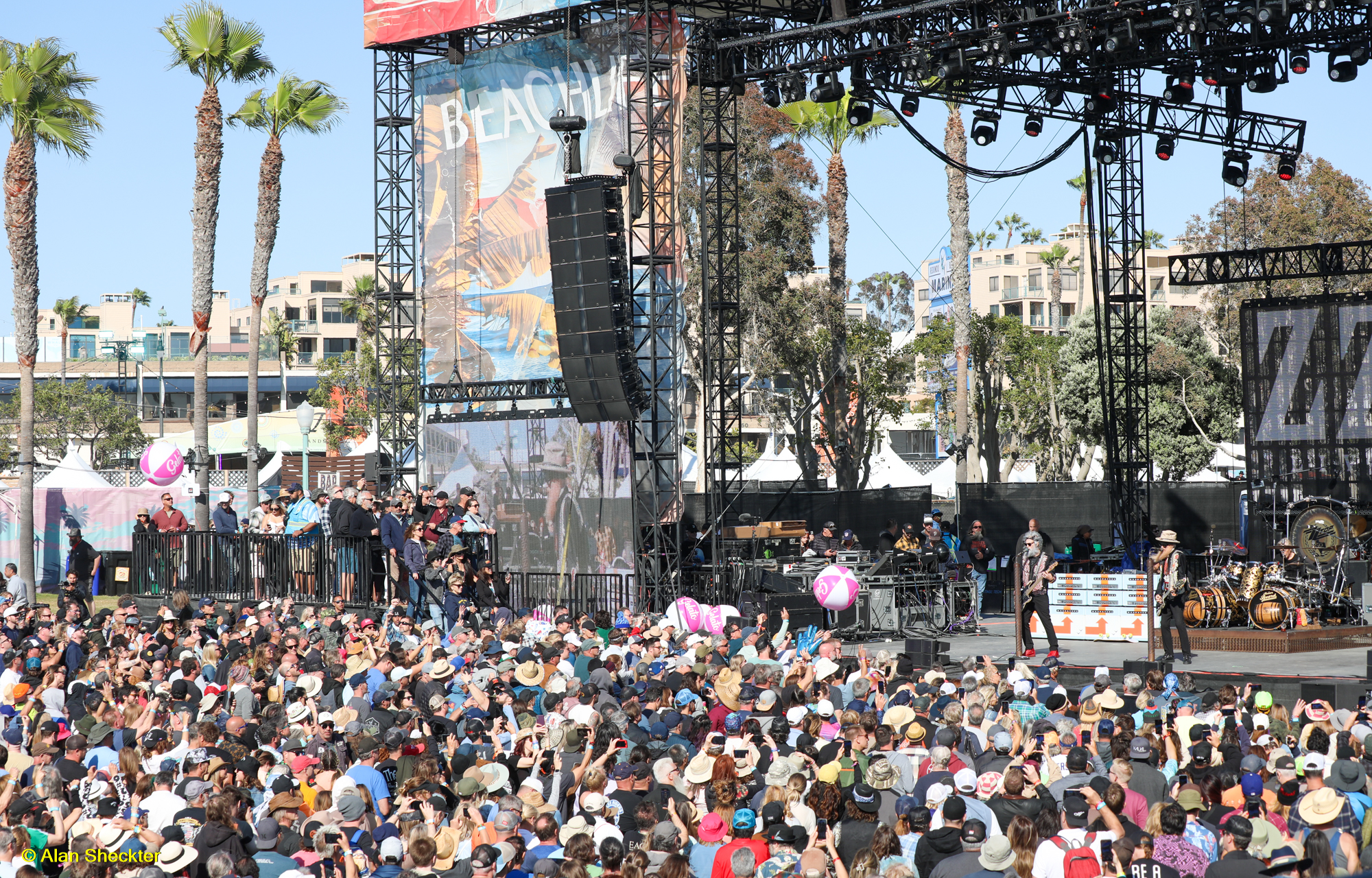 ZZ Top at the Low Tide stage | Beachlife Festival