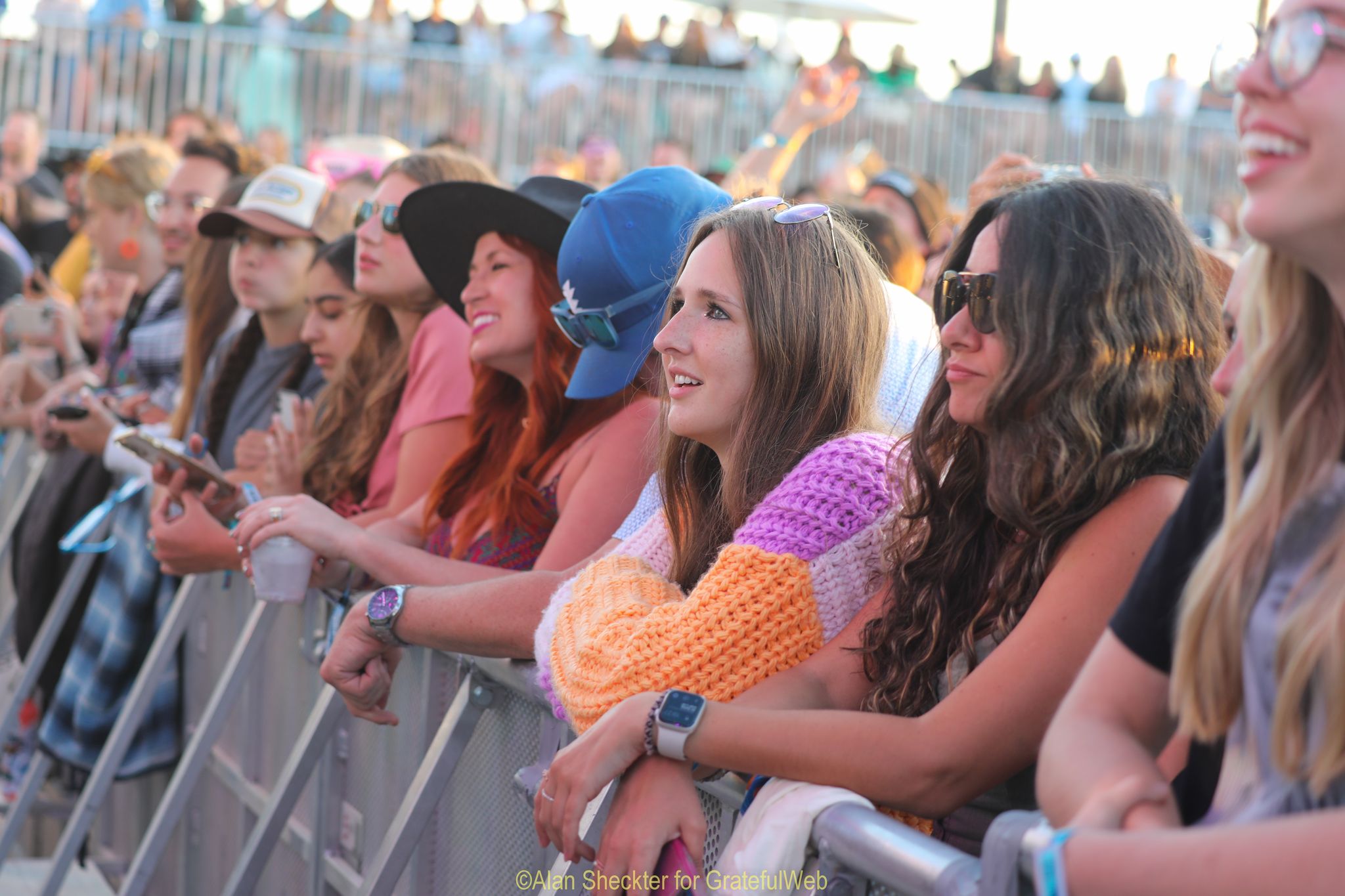 Vance Joy fans | Beachlife Festival