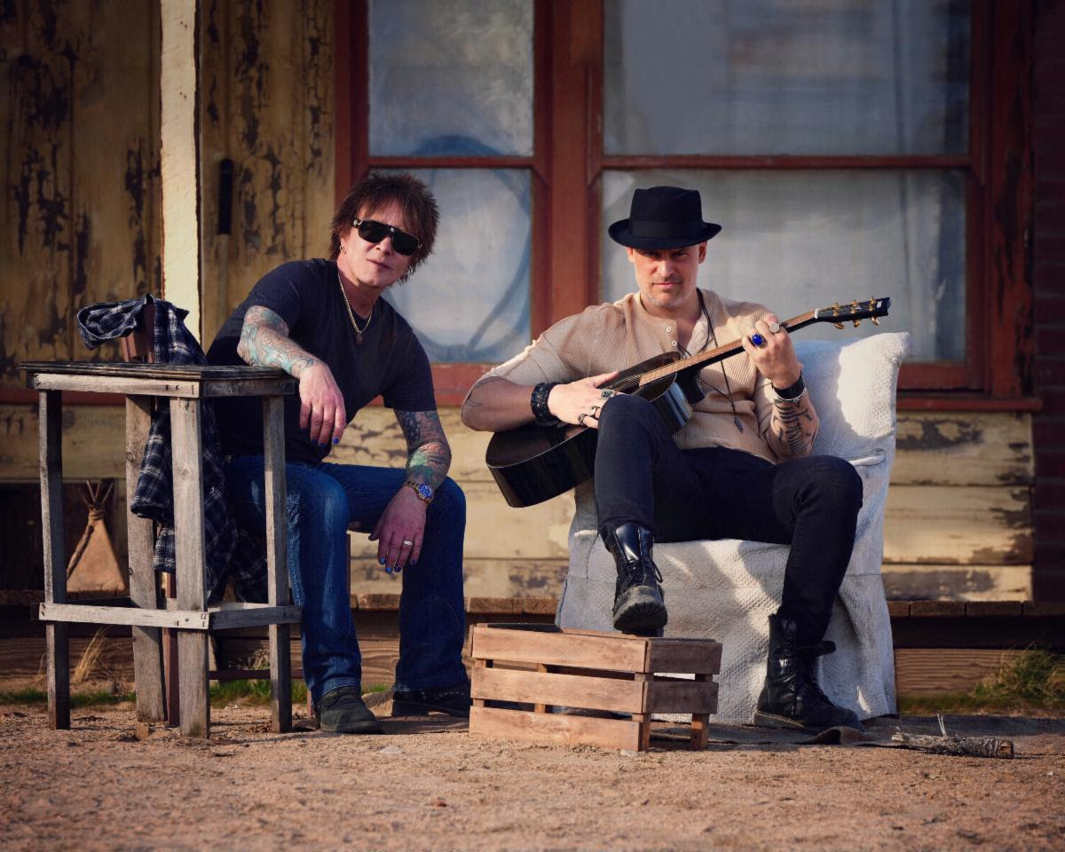 L-R: Billy Morrison, Joe Manganiello on set of the “It’s Come To This” video.  Photo credit: Jane Stuart @JaneStuartPhotos
