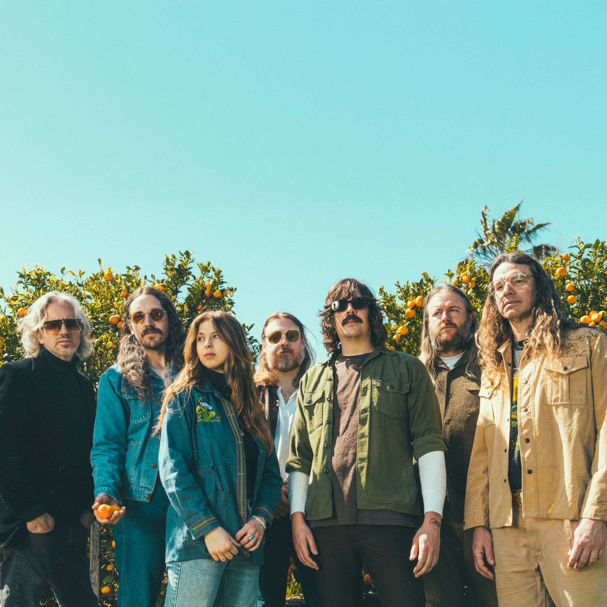 Grateful Shred. (L-R): Adam MacDougall (keys), John Lee Shannon Mikaela Davis (vocals), Austin McCutchen (guitar, vocals), Alex Koford (drums, vocals), Austin Beede (drums), Dan Horne (bass, pedal steel). Photo: Matthew Reamer