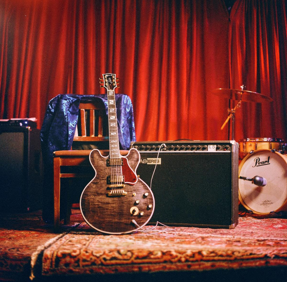 Above: the B.B. King Lucille Legacy in Transparent Ebony.