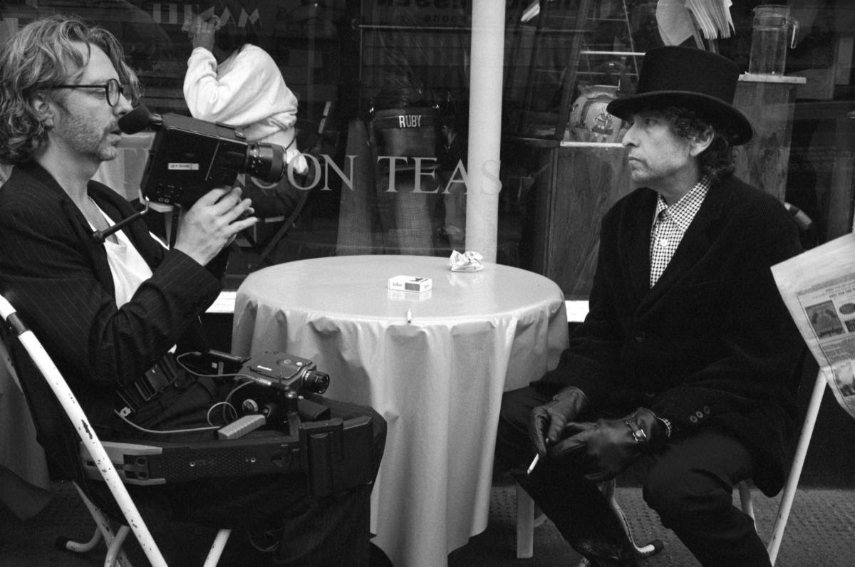  Above: (L-R) Dave Stewart and Bob Dylan  Filming Dylan’s “Blood In My Eyes” video  Credit: courtesy of Dave Stewart