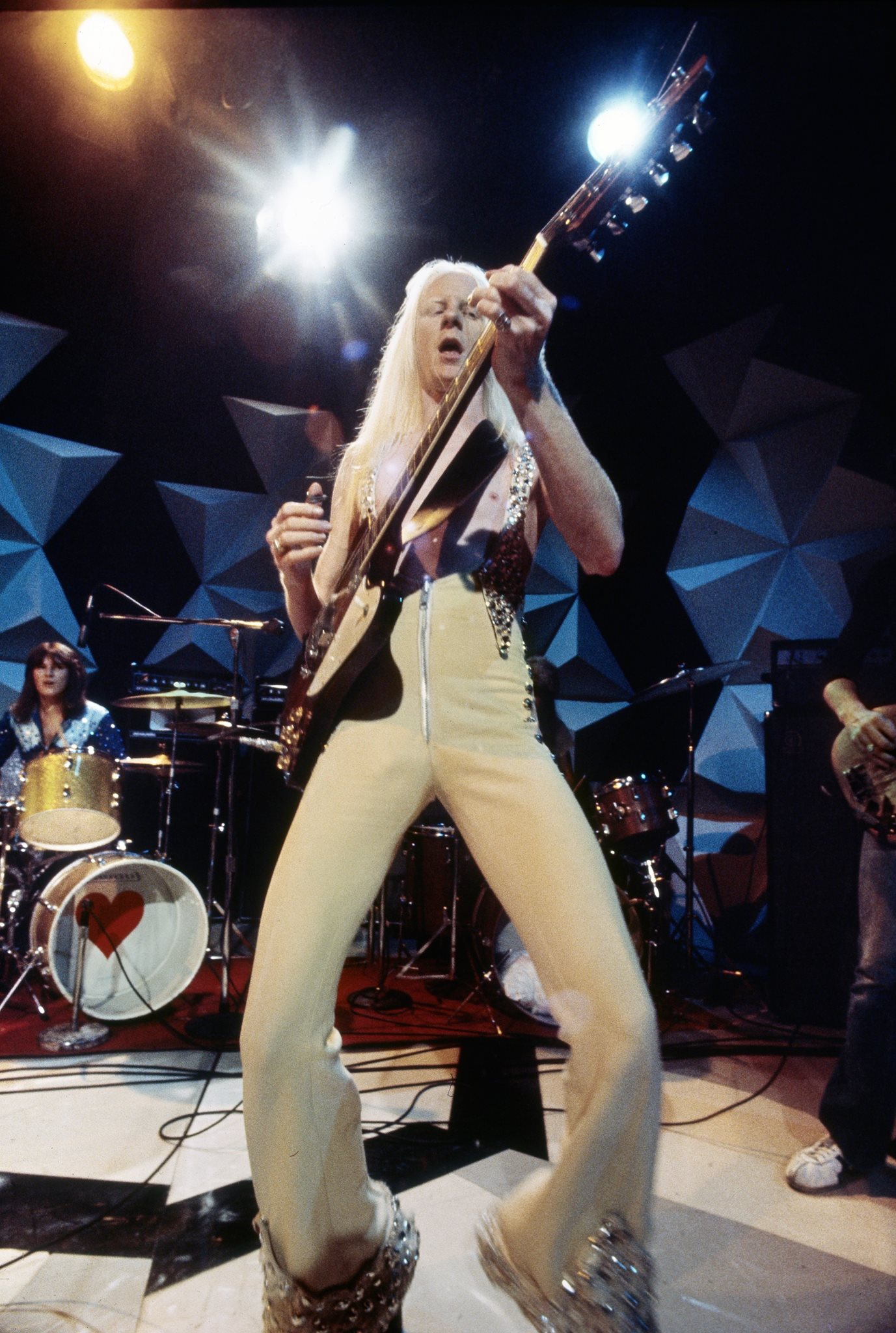 Johnny Winter on Letterman Jan 12 – First National TV Appearance in 30 Years