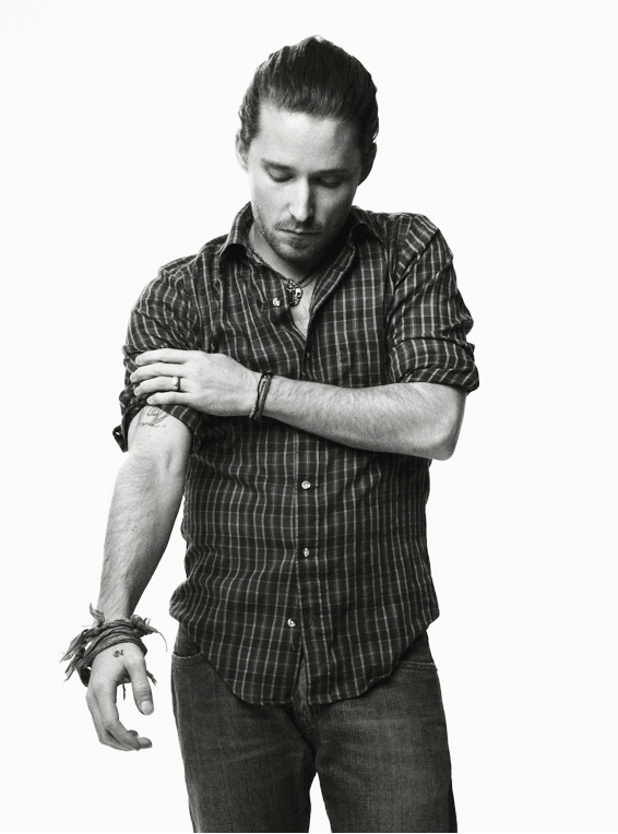 Christopher Paul Stelling Shares Free Single, Extends US Tour