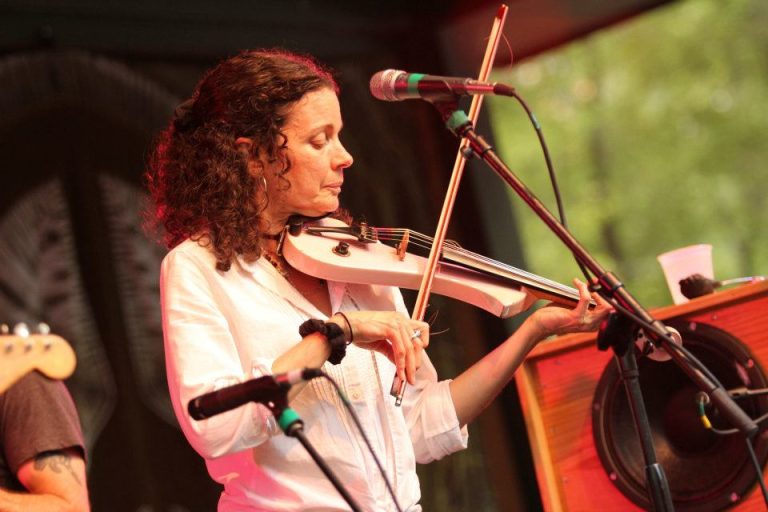 Tara Nevins & Friends Tour the Southeast This December