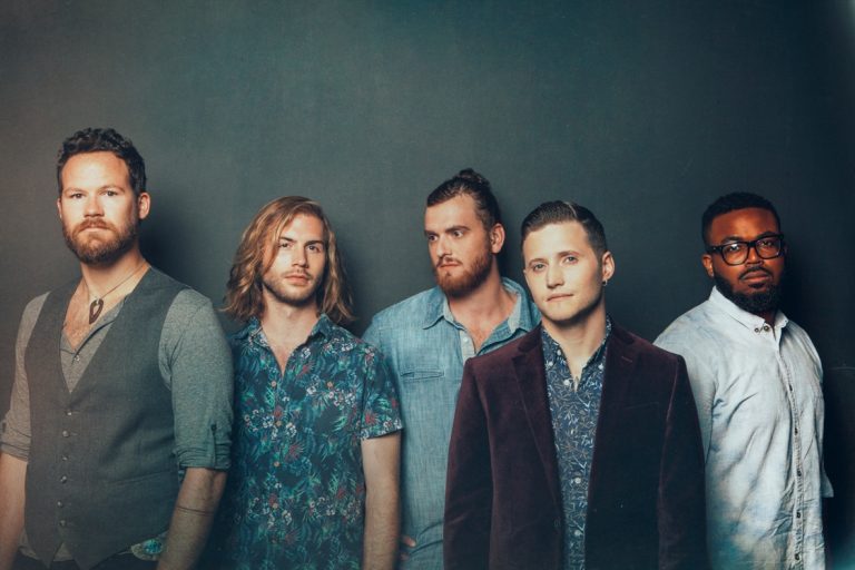 Chrissie Hynde Calls Out The Delta Saints