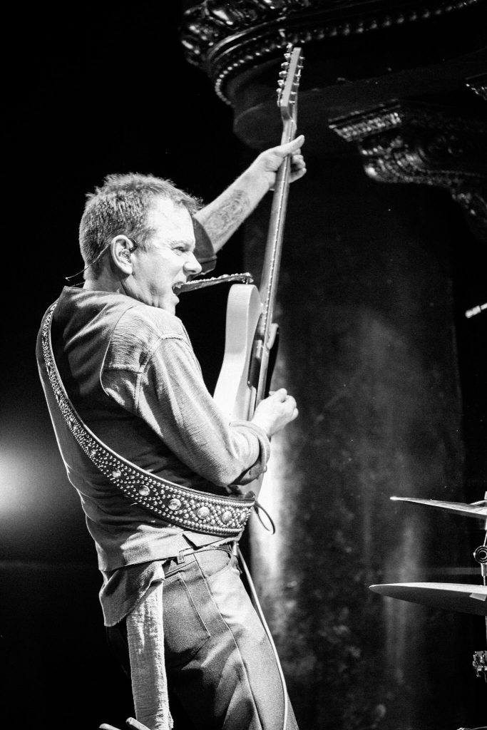 Kiefer Sutherland Announces 26-City Tour