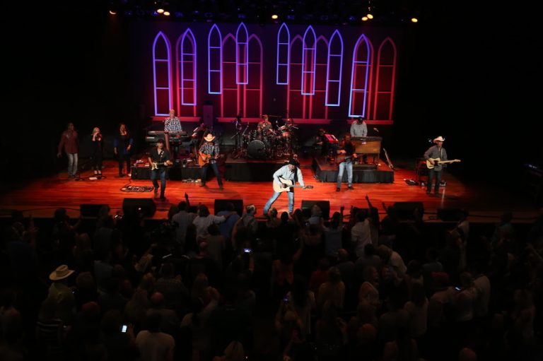 Garth Brooks Takes To The Ryman Stage