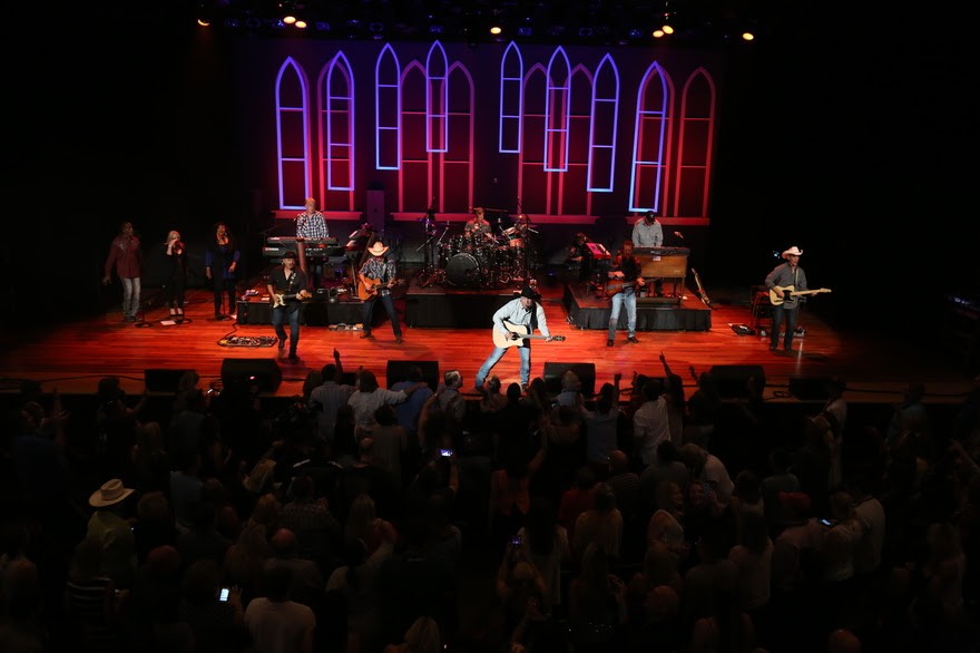 Garth Brooks Takes To The Ryman Stage