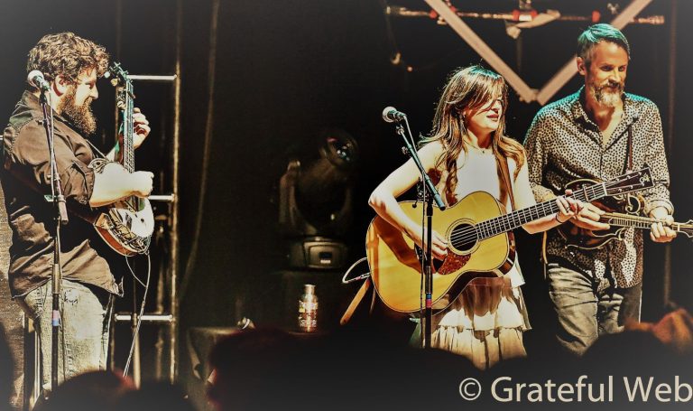 Yonder Mountain String Band Plucks in the New Year @ Home