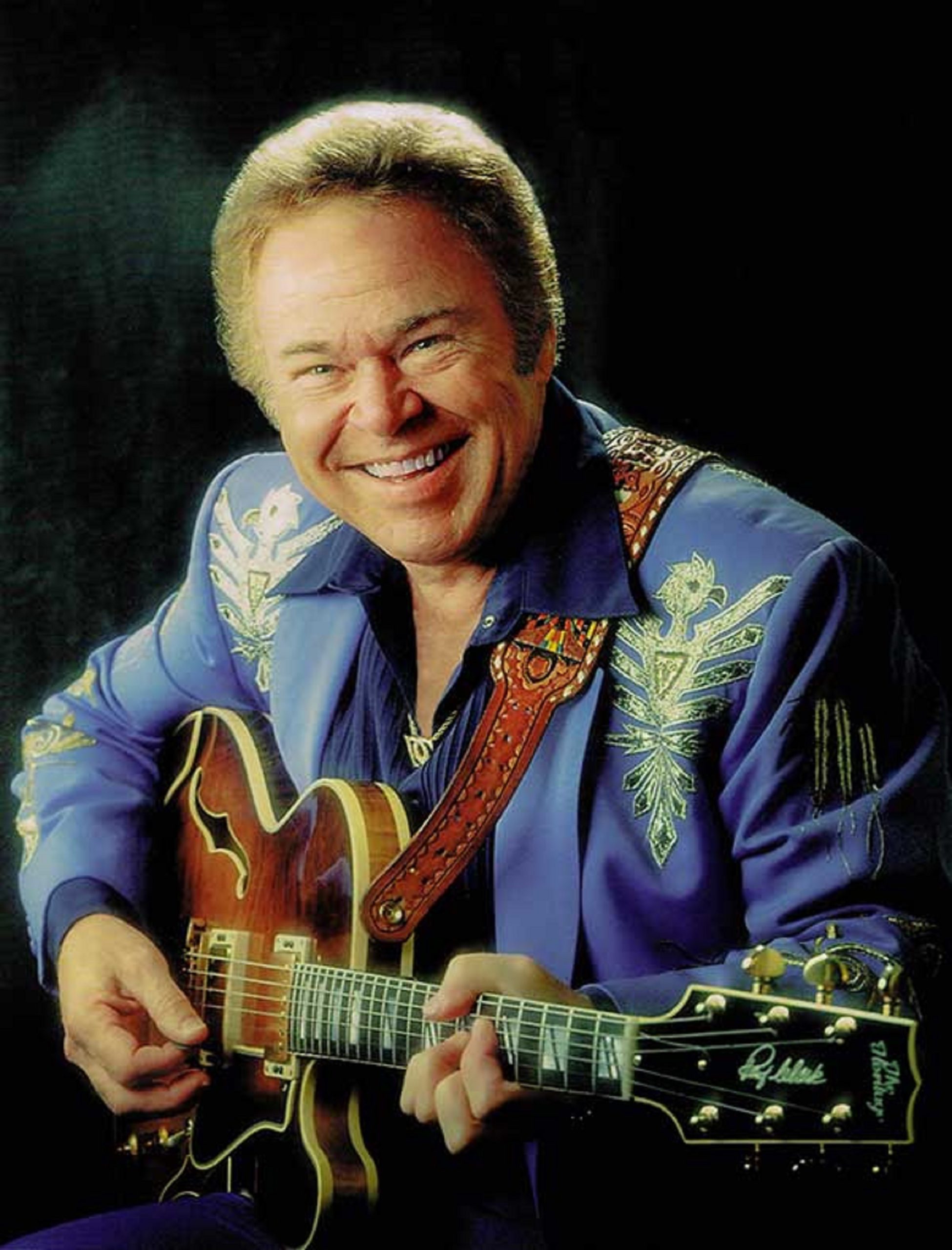 Roy Clark Dies at 85