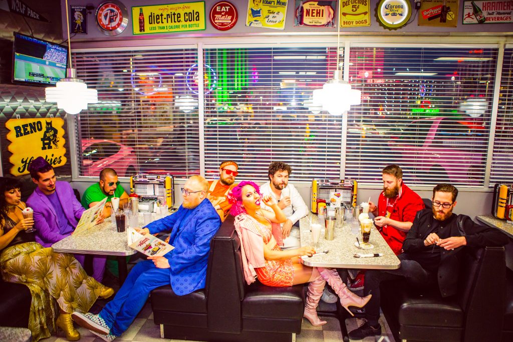 Turkuaz plays Bluegrass-inspired unplugged "Life In The City"