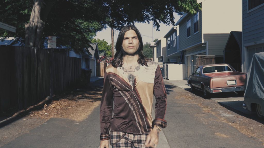 THE UNDERGROUND THIEVES INVITE YOU TO FEEL GOOD, TOO, WITH FUZZ-FILLED SUMMER ANTHEM, ‘WHOLE LOTTA MONEY’