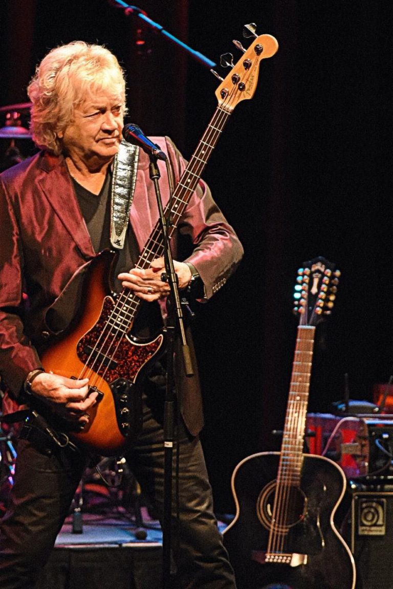 The Moody Blues' JOHN LODGE Set For "Rock & Romance" Cruise