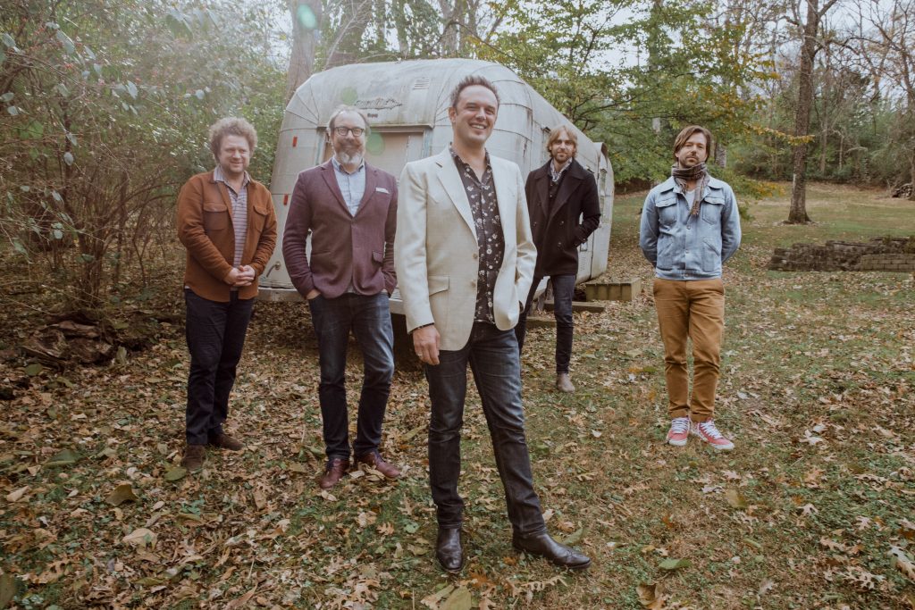 MARK ERELLI RELEASES NEW SINGLE "HER TOWN NOW"