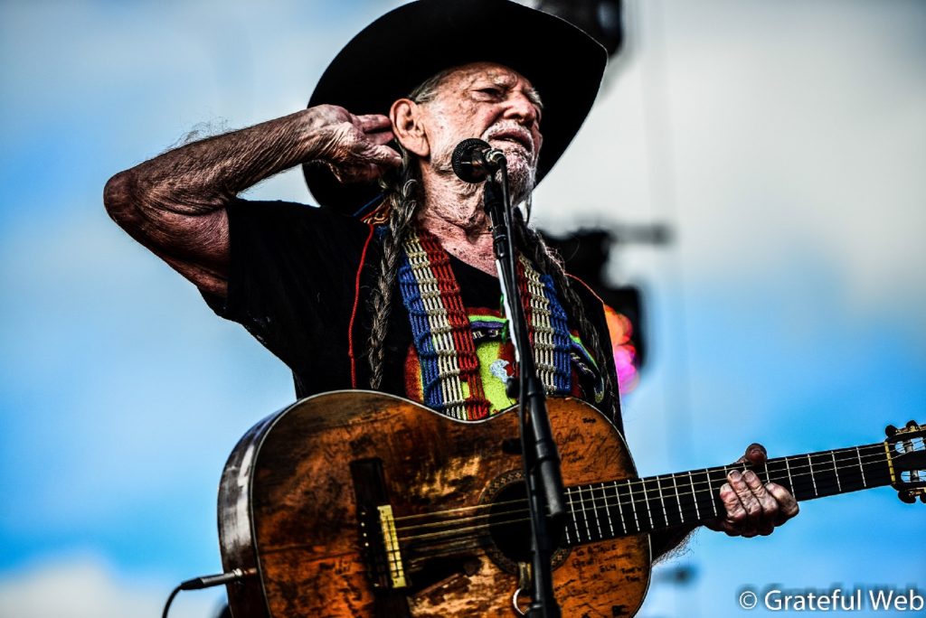 Willie Nelson, Jamey Johnson, Charlie Daniels Band, Neal McCoy & More Headed To Billy Bob's Texas In November