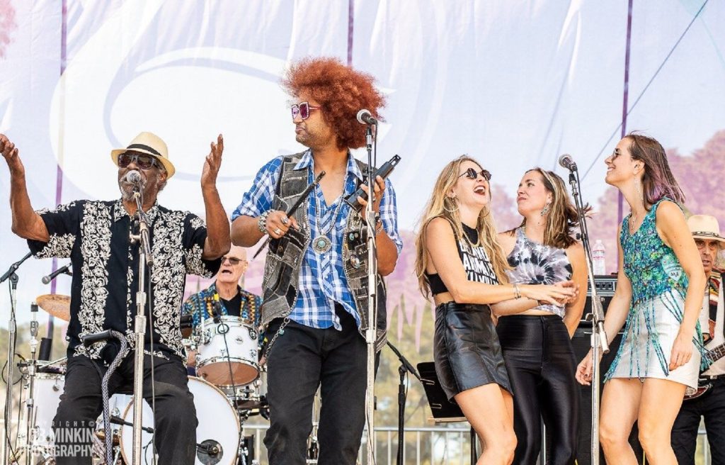 Moonalice Adds To The Family: Special Guests T Sisters & The New Chambers Brothers Join The Lineup For Their Upcoming 2019 Tour