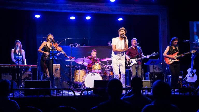 Chapell Unveils New Song "On The Rooftop" // New Album "CINCO" Out April 24th