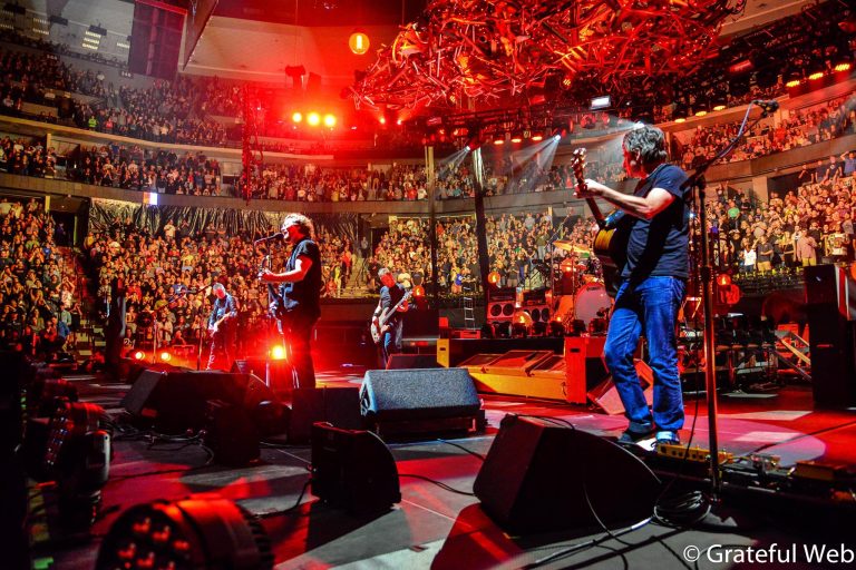 Pearl Jam reschedules European Tour to Summer 2022