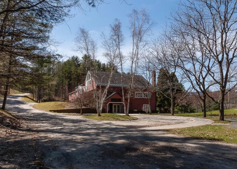 Trey Anastasio’s Divided Sky Foundation announces purchase of facility for Vermont treatment center