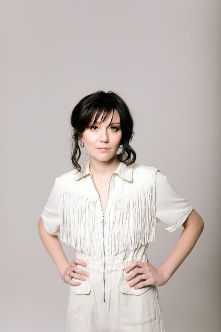 Molly Tuttle surprise releases covers EP featuring songs by Stevie Nicks/Tom Petty, Phantogram and Sheryl Crow