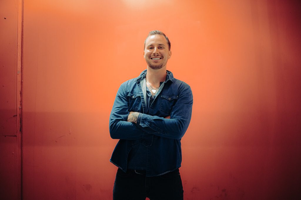 Quin McIntosh releases debut single, ‘Robert Earl Keen’