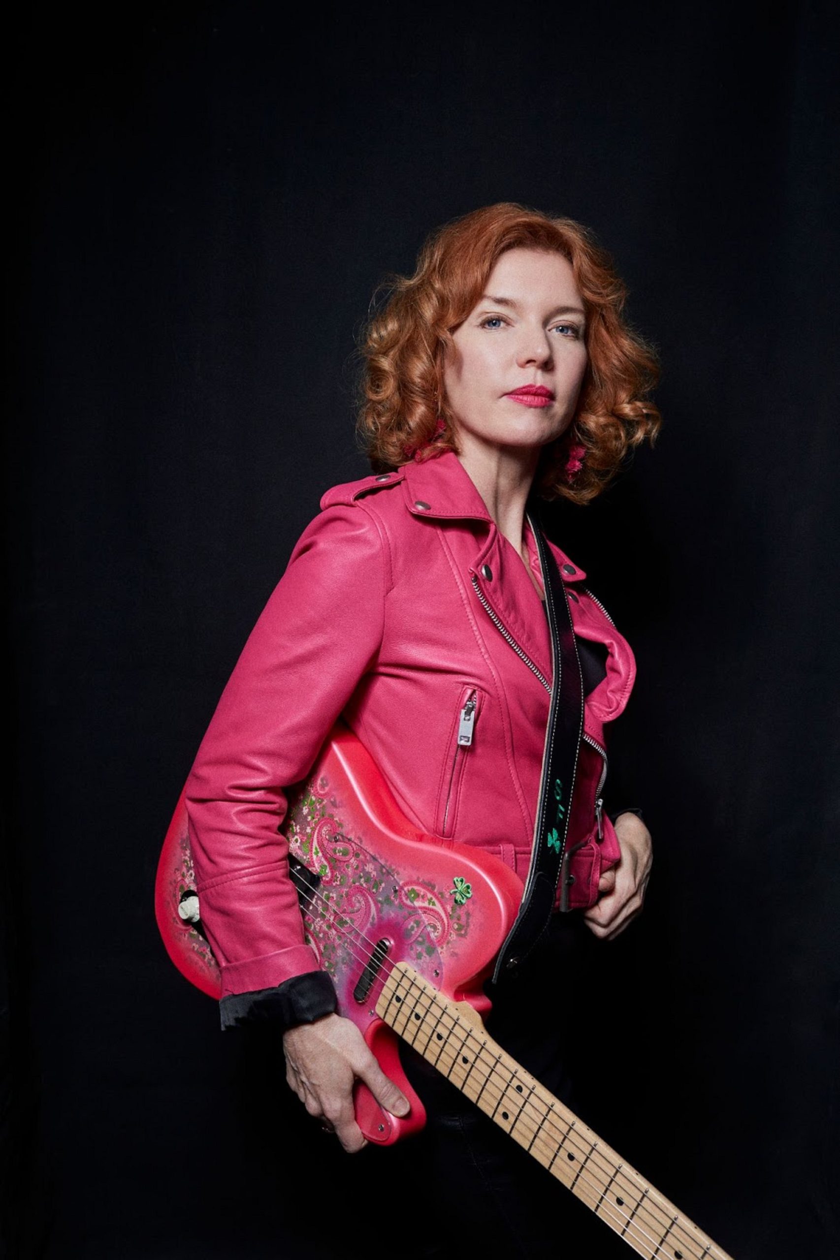 SUE FOLEY Releases "Dallas Man" From Upcoming PINKY'S BLUES Album