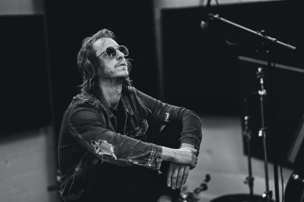 Fox Fagan Releases Debut Single "Gotta Get Out" With Trippy Vid