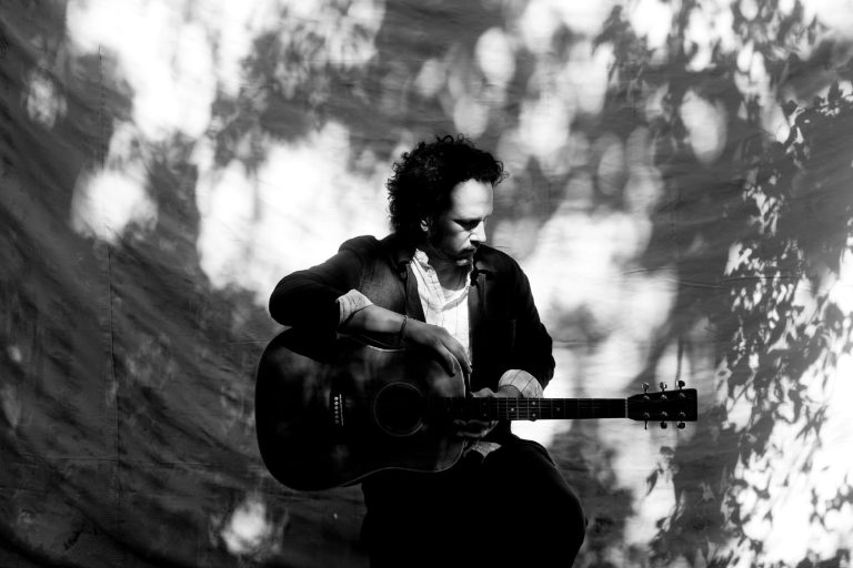 Mason Jennings Shares New Song “Tomorrow”