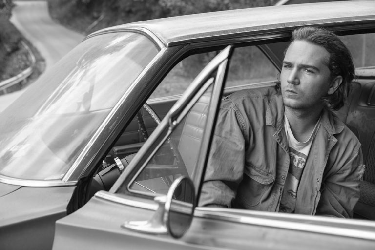 Kentucky folk-rocker Ian Noe releases Appalachian tale "River Fool"