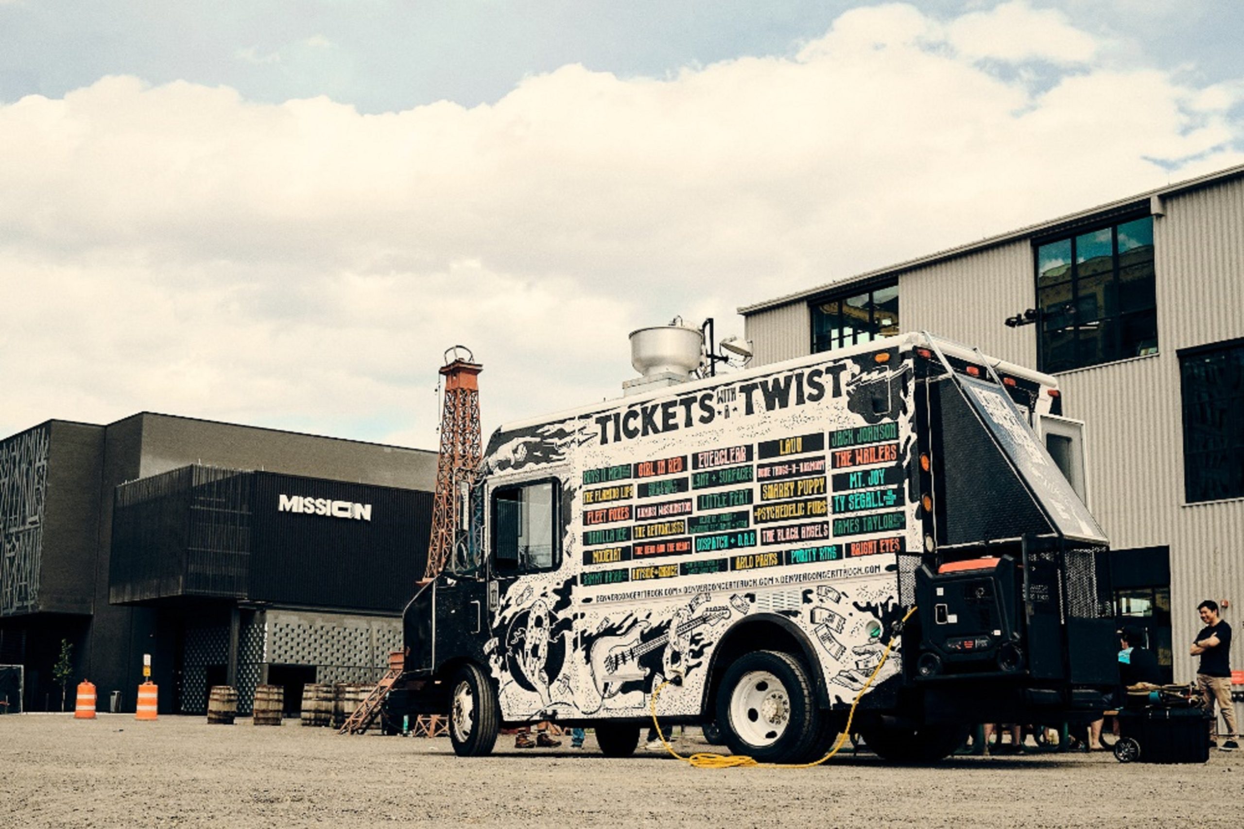 DENVER’S FIRST CONCERT TRUCK OFFERS UP FEE-FREE CONCERT TICKETS & FRESH PRETZELS THIS SUMMER