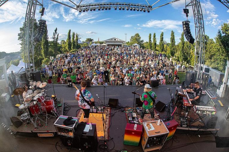TWIDDLE DRAWS CAPACITY CROWD DURING INAUGURAL LEVITT PAVILION RUN